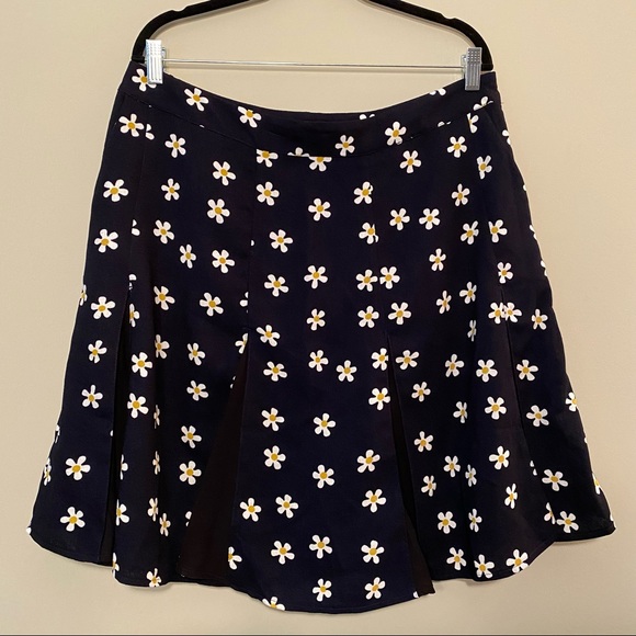 Alice’s Pig Maddie's Marguerite 2 Piece Skirt Set Floral Size 12 - Picture 14 of 15